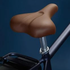 VELO DE VILLE ELECTRIQUE ELOPS 900 CADRE HAUT BLEU MARINE -Vélos Vtt Soldes velo de ville electrique elops 900 cadre haut bleu marine 2 600x600 1