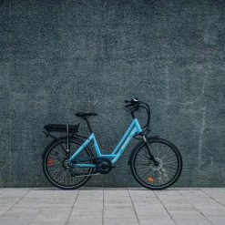 VÉLO VILLE ÉLECTRIQUE - NEOMOUV CARLINA HYDRAULIQUE - CYAN -Vélos Vtt Soldes velo ville electrique neomouv carlina hydraulique cyan 6 600x600 1